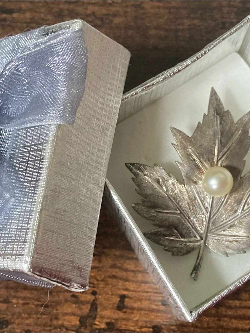 Vintage Mikimoto 925 Sterling Silver W/Pearl Maple Leaf Brooch